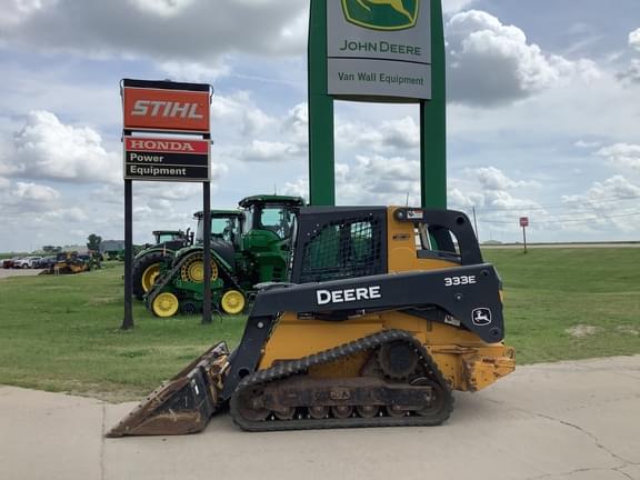 Image of John Deere 333E equipment image 3