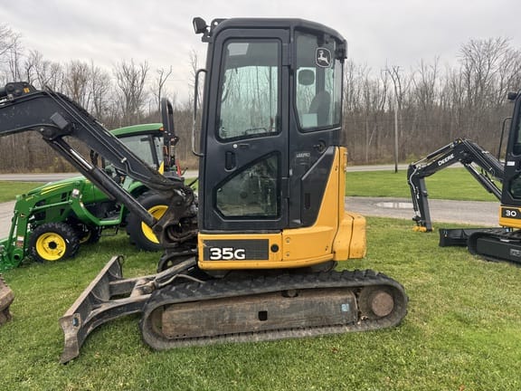 2016 John Deere 35G Equipment Image0