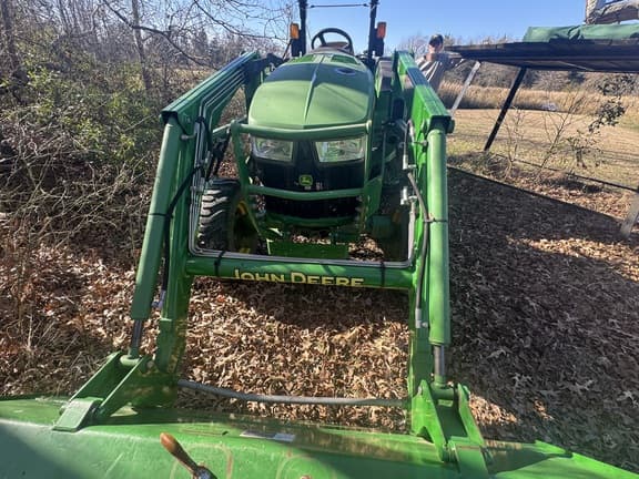 Image of John Deere 4044M equipment image 3