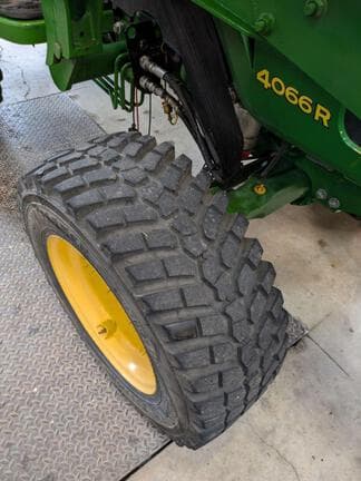 Image of John Deere 4066R equipment image 4