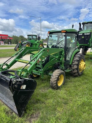 Image of John Deere 4066R equipment image 2