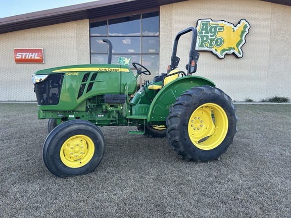 2016 John Deere 5045E Equipment Image0