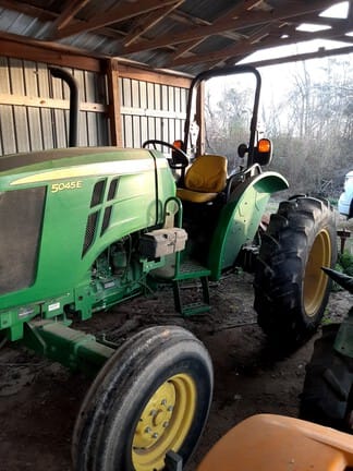2016 John Deere 5045E Equipment Image0
