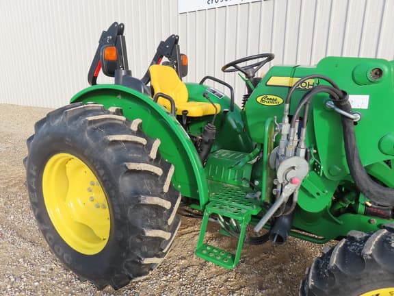 Image of John Deere 5055E equipment image 4