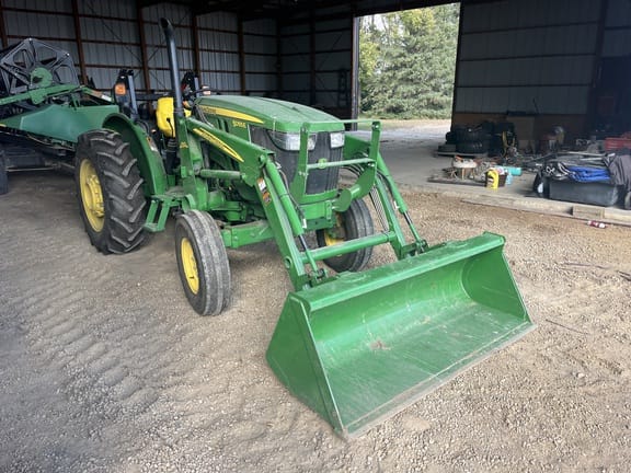 2016 John Deere 5055E Equipment Image0