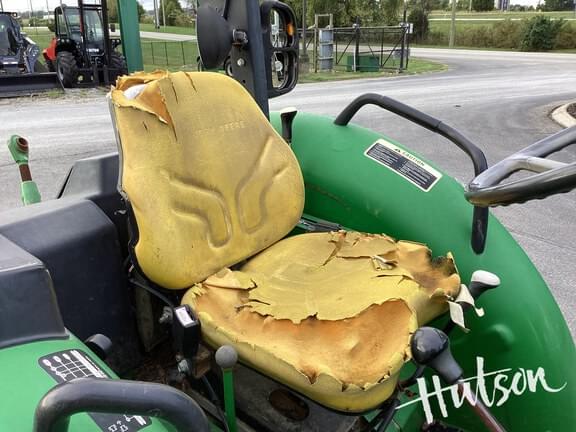 Image of John Deere 5065E equipment image 4
