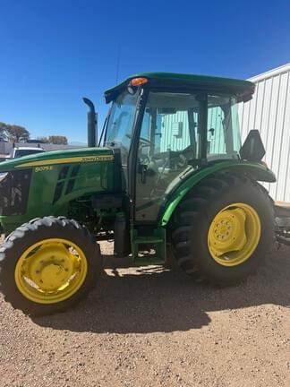 Image of John Deere 5075E equipment image 3