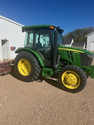 Image of John Deere 5075E equipment image 2