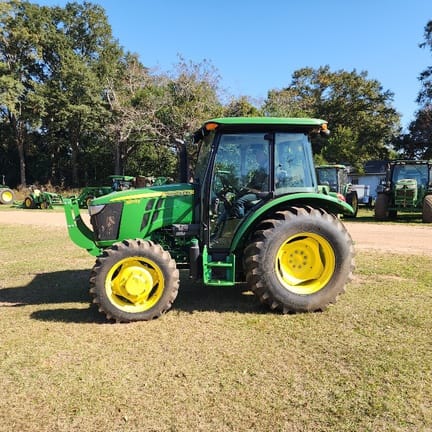 2016 John Deere 5075E Equipment Image0