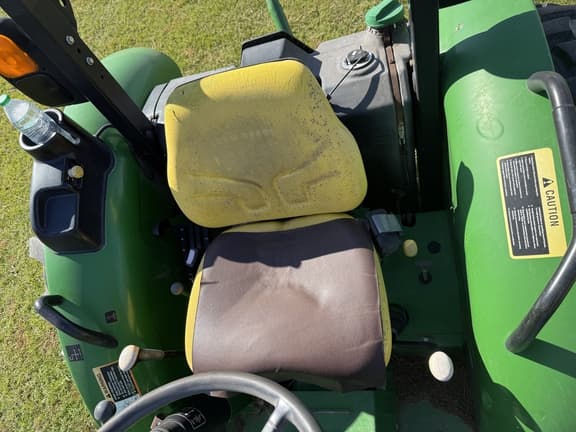 Image of John Deere 5075E equipment image 2