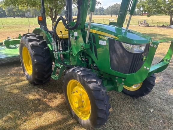Image of John Deere 5075E equipment image 4