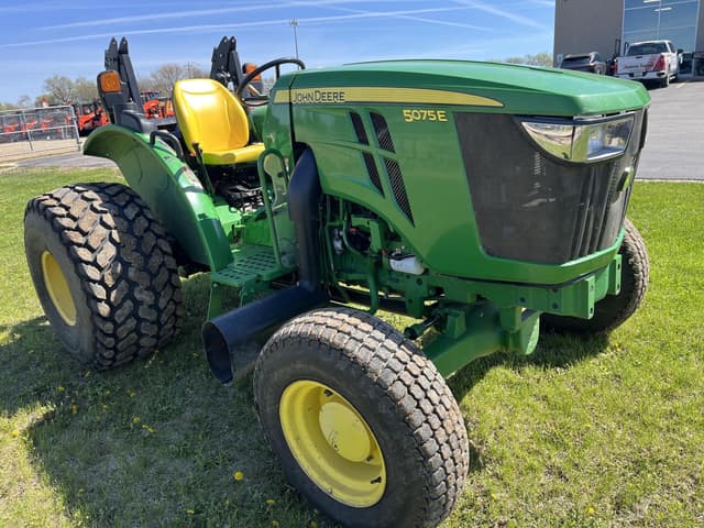 Image of John Deere 5075E equipment image 1