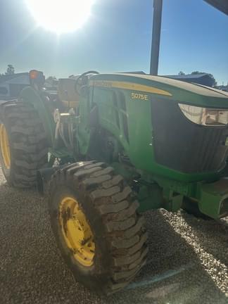 Image of John Deere 5075E equipment image 2