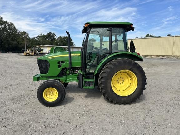Image of John Deere 5075M equipment image 1