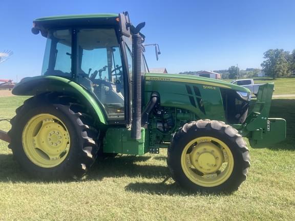 Image of John Deere 5085E equipment image 3