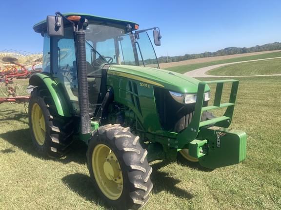 Image of John Deere 5085E Primary image