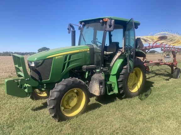 Image of John Deere 5085E equipment image 1