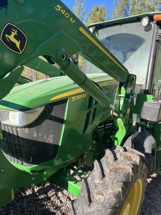 Image of John Deere 5085M equipment image 2