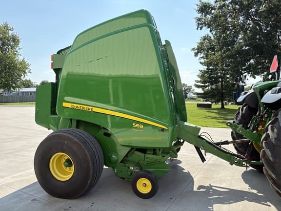 Image of John Deere 569 Premium equipment image 1