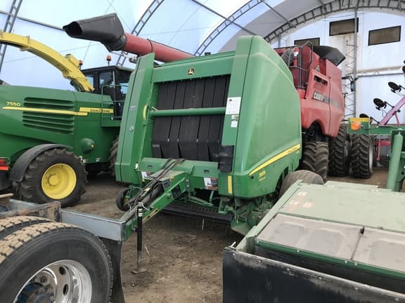 Image of John Deere 569 Premium equipment image 1