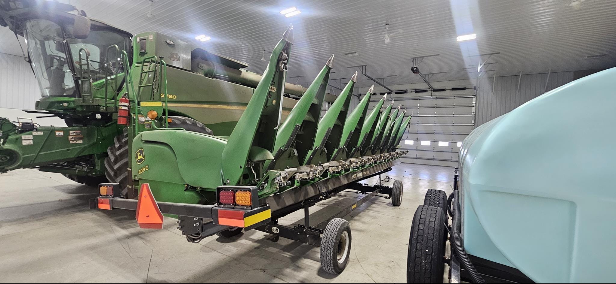 2016 John Deere 608C Equipment Image0