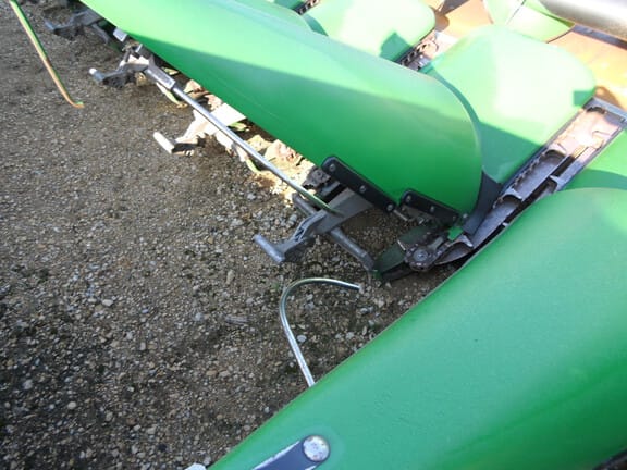 2016 John Deere 608C Equipment Image0
