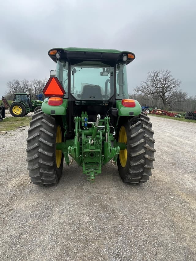 Image of John Deere 6105D equipment image 3