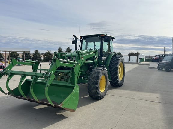 2016 John Deere 6105E Equipment Image0