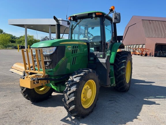 2016 John Deere 6110M Equipment Image0