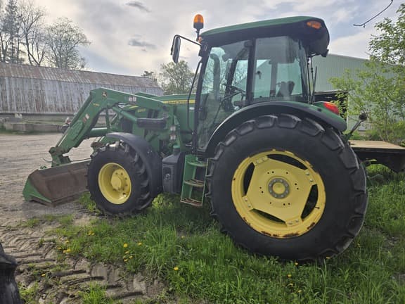 Image of John Deere 6120E equipment image 2