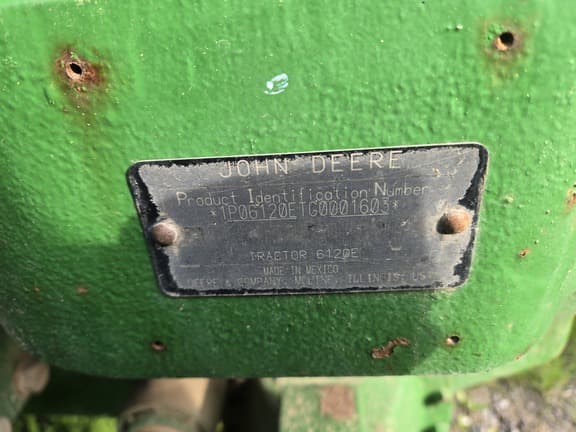Image of John Deere 6120E equipment image 4