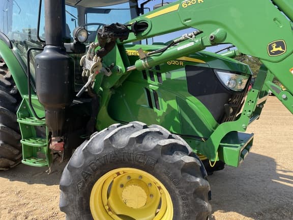 Image of John Deere 6120R equipment image 4