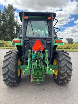 Image of John Deere 6125M equipment image 2