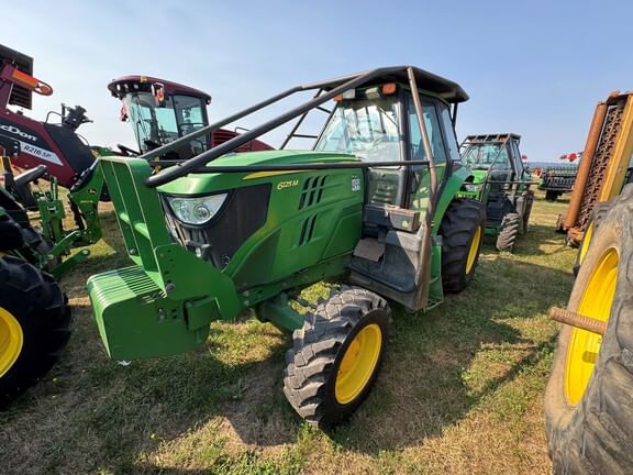 2016 John Deere 6125M Equipment Image0