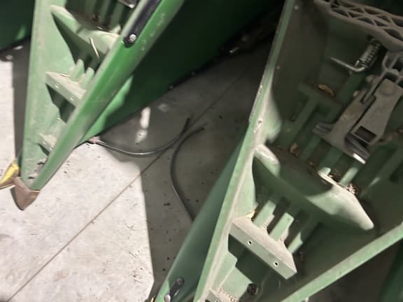 Image of John Deere 612FC equipment image 3