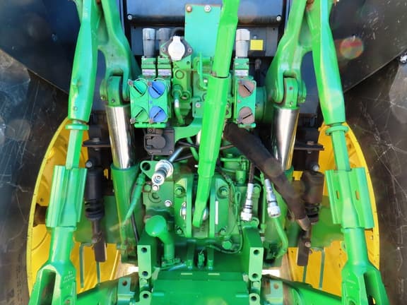 Image of John Deere 6155M equipment image 4