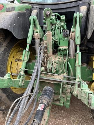 Image of John Deere 6175R equipment image 4