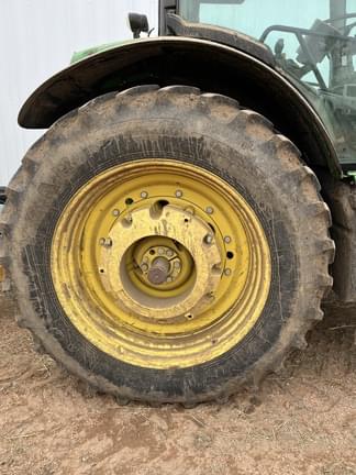 Image of John Deere 6175R equipment image 3