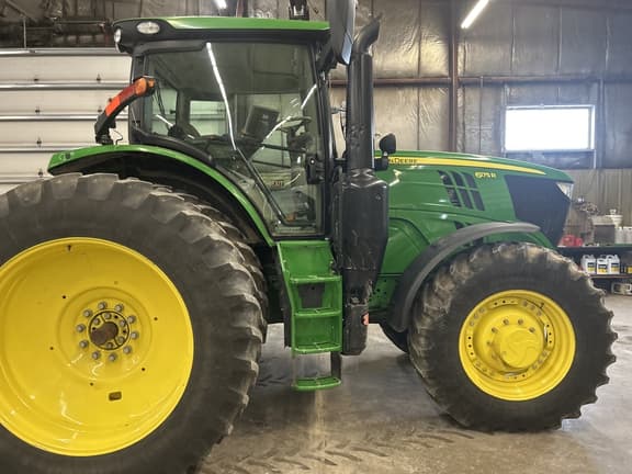 Image of John Deere 6175R equipment image 4