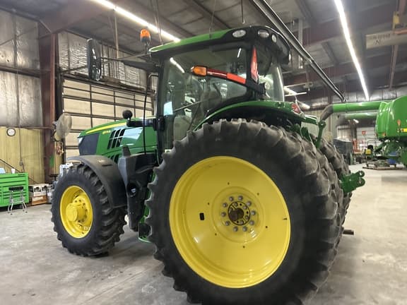 Image of John Deere 6175R equipment image 3