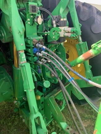 Image of John Deere 6175R equipment image 4