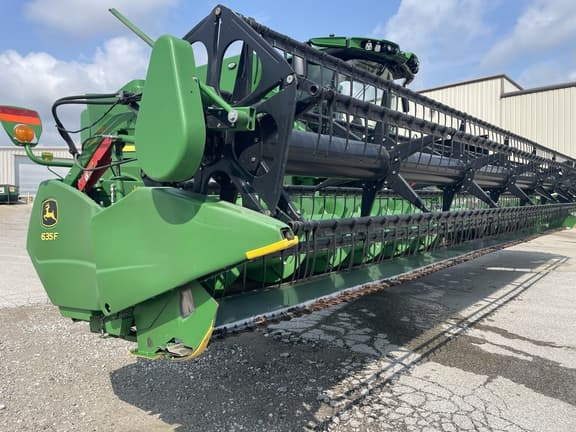 Image of John Deere 635F equipment image 1