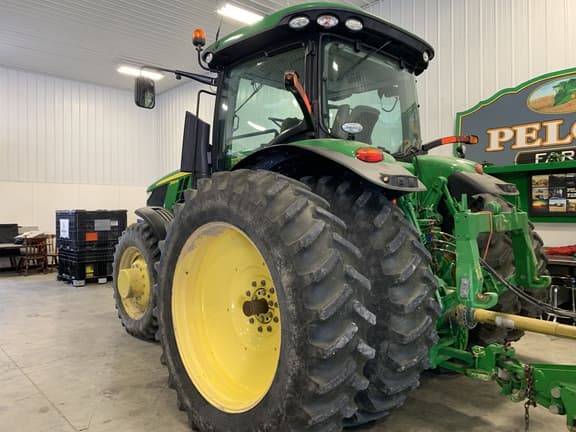 Image of John Deere 7210R equipment image 3