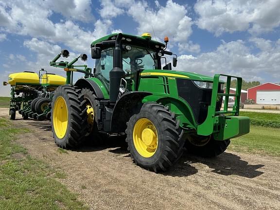 Image of John Deere 7250R equipment image 1