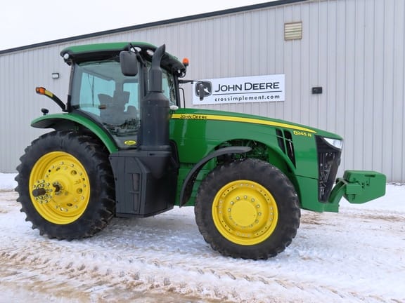 2016 John Deere 8245R Equipment Image0