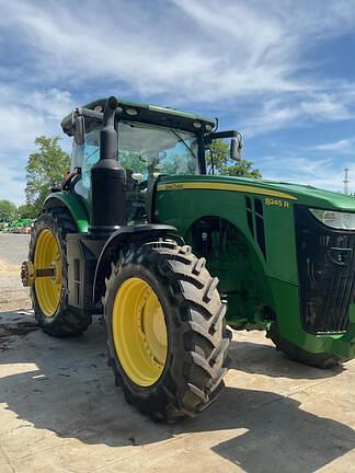 Image of John Deere 8245R equipment image 3