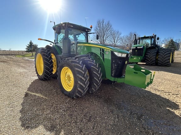 2016 John Deere 8270R Equipment Image0