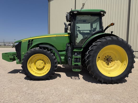 2016 John Deere 8295R Equipment Image0