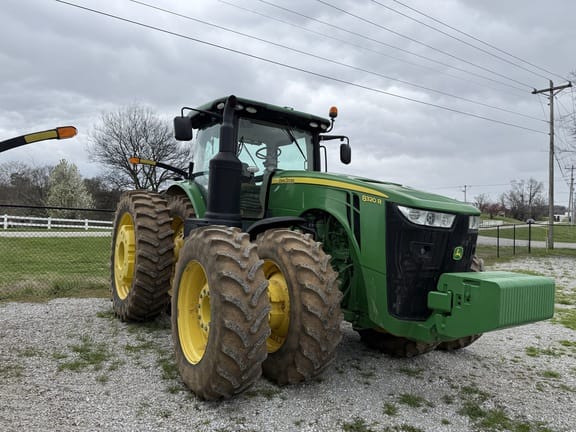 2016 John Deere 8320R Equipment Image0