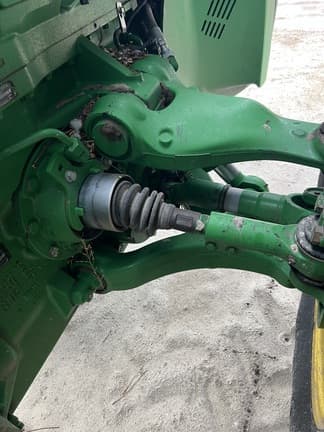 Image of John Deere 8320R equipment image 2